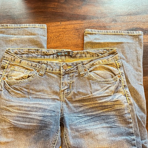 Walk like a model tall girl jeans. - Picture 3 of 6